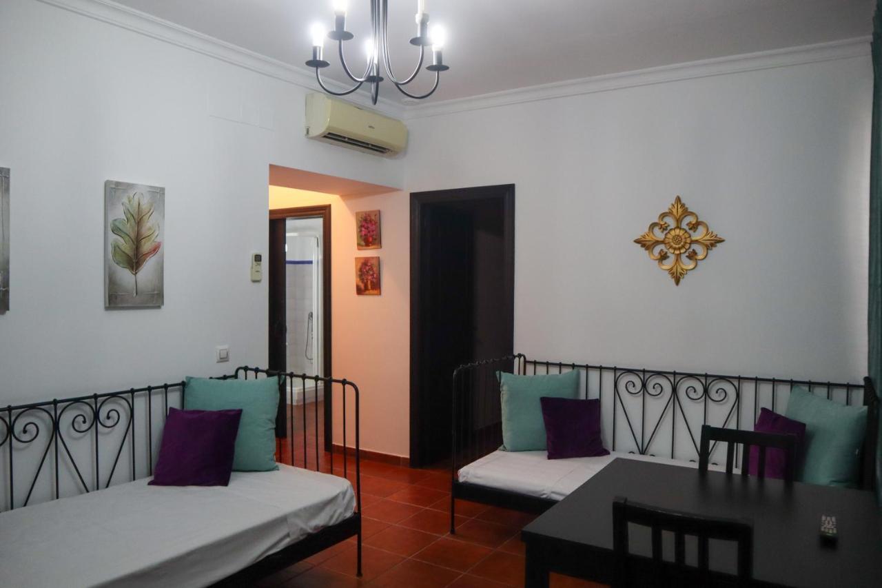 Apartamentos Turisticos Casa Cantillo Кармона Экстерьер фото